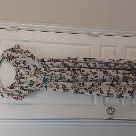 Meli + Eve  jumper with Flowers Designed  Large - Picture 4 of 12